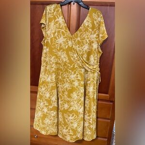 West Kei Mustard and White Floral Dress, size 2X